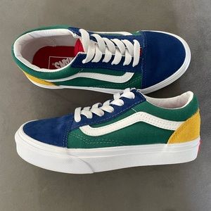 Vans Yacht Club “Old Skool” sneaker size 1.5
